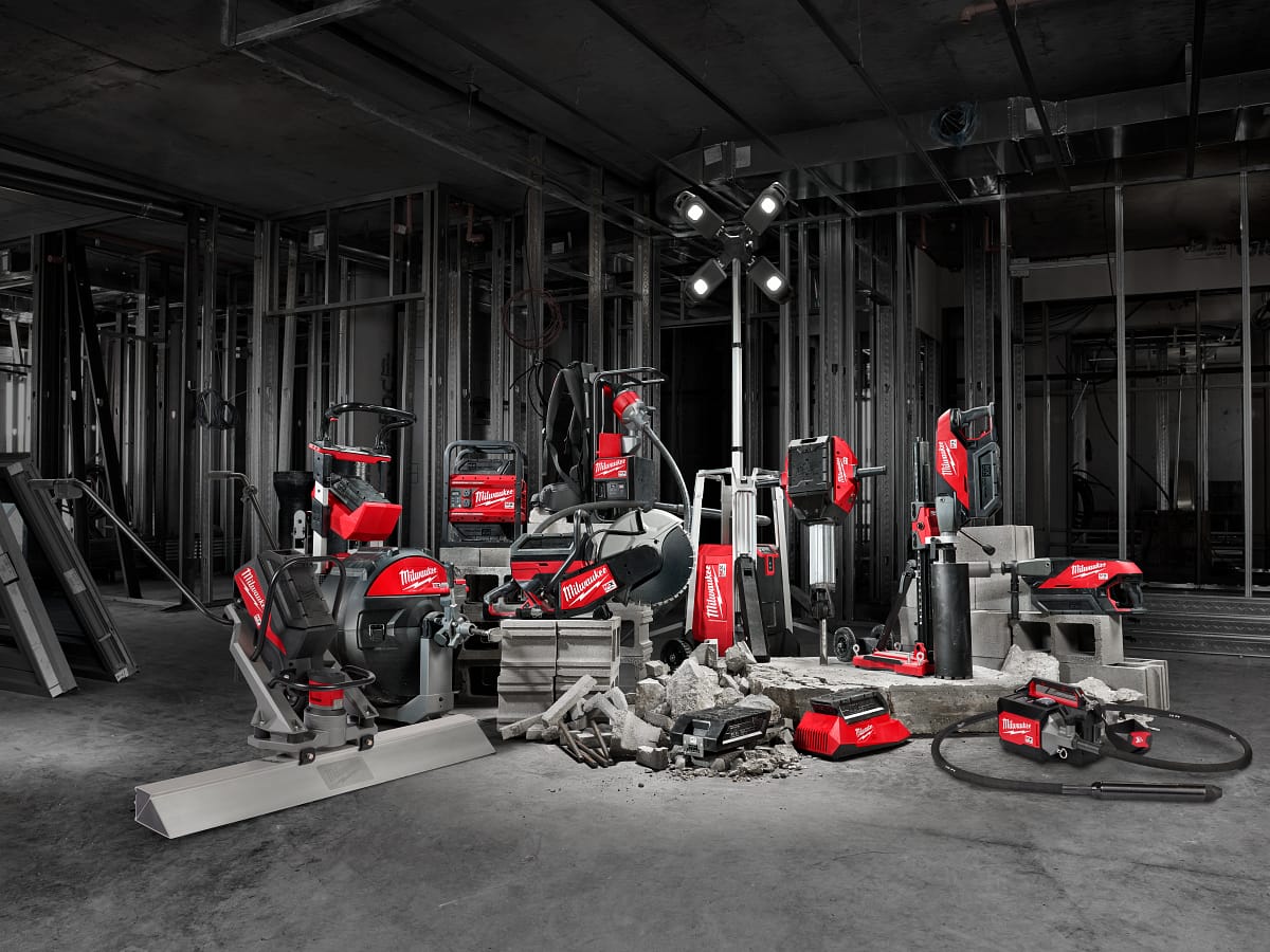 Family photograph of Milwaukee MX FUEL Tools