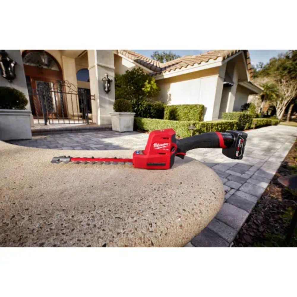 Milwaukee 2533-20 M12 FUEL 8" Hedge Trimmer - 19