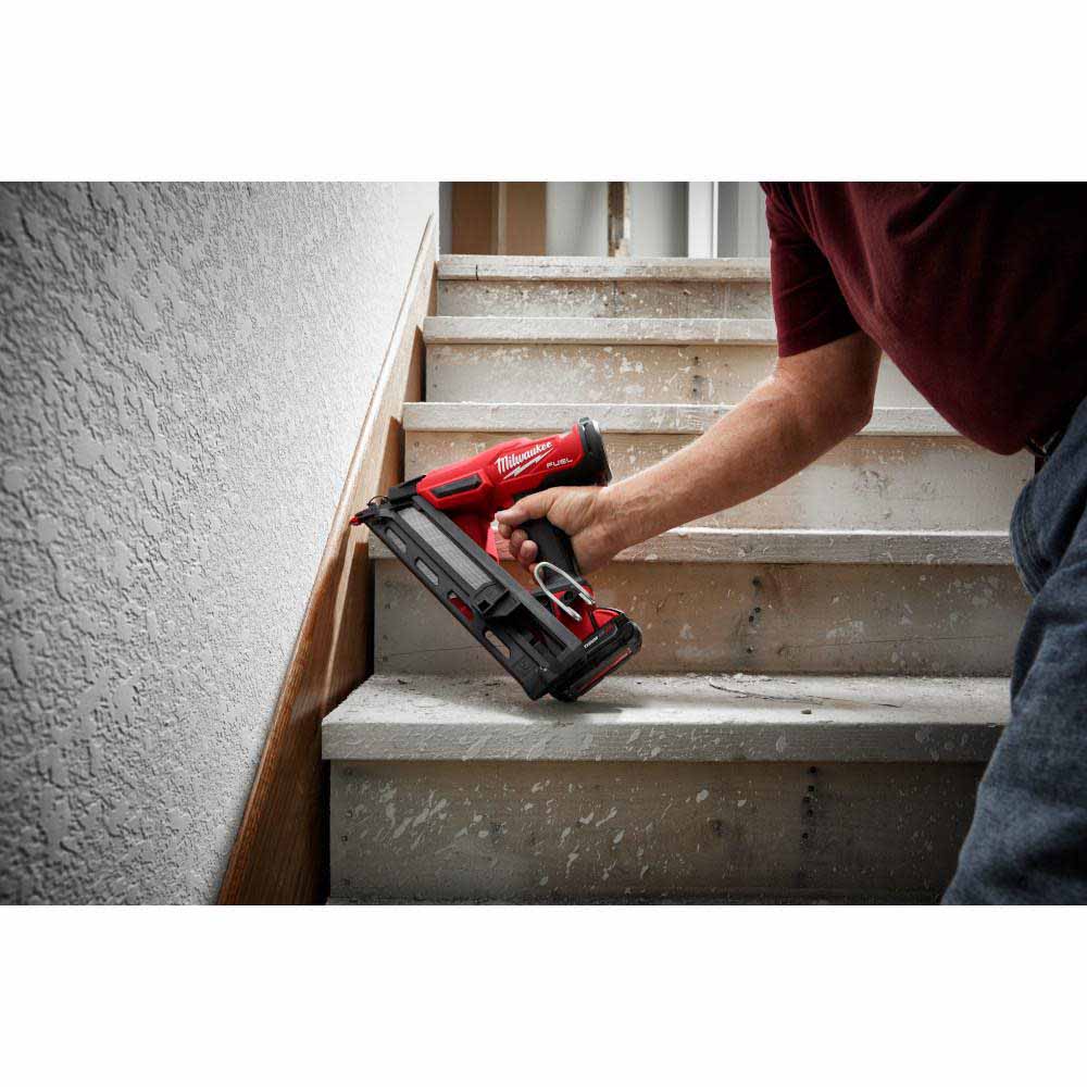 Milwaukee 2839-20 M18 FUEL™ 15 Gauge Finish Nailer - 7