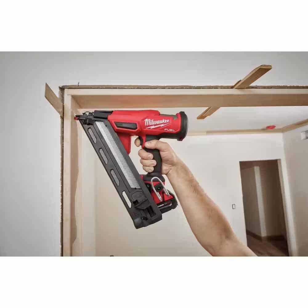 Milwaukee 2839-21HO M18 FUEL Lithium-Ion Brushless Cordless Gen II 15-Gauge Angled Finish Nailer With M18 with 3.0Ah Battery and Charger - 7