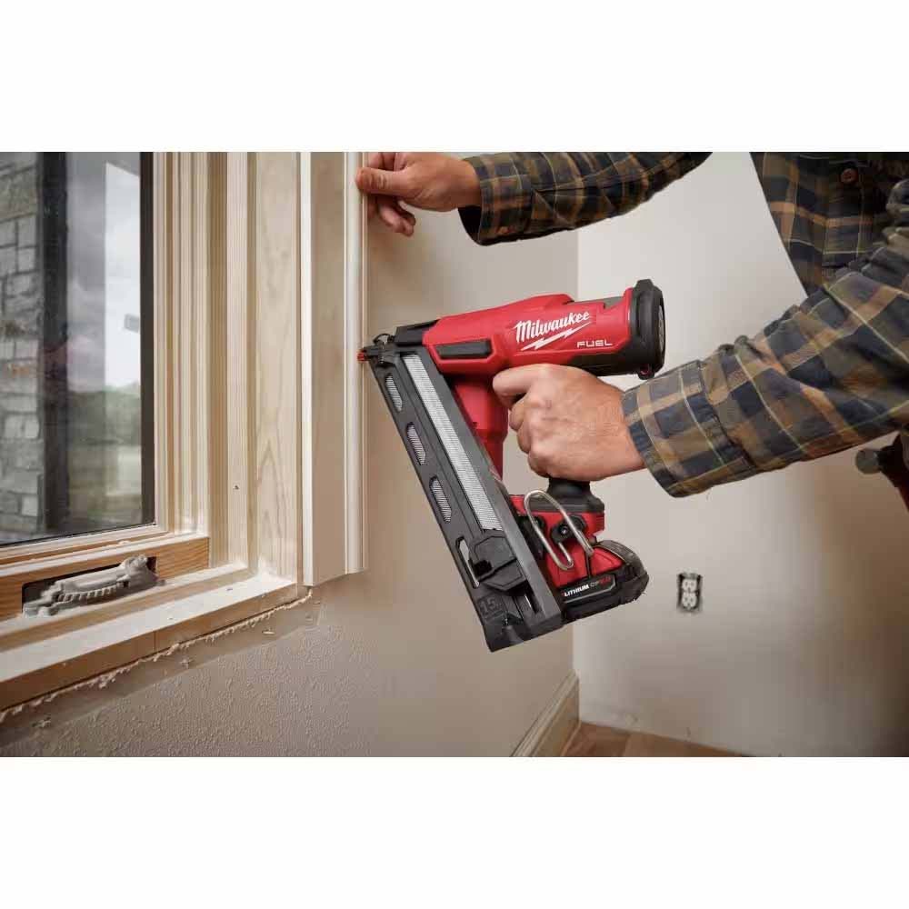 Milwaukee 2839-21HO M18 FUEL Lithium-Ion Brushless Cordless Gen II 15-Gauge Angled Finish Nailer With M18 with 3.0Ah Battery and Charger - 9